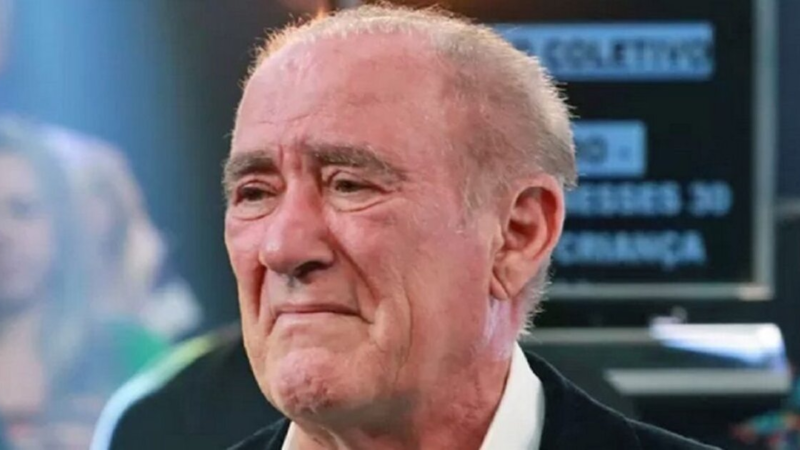 Falecimento abala ator Renato Aragão, que se despede em tristeza: ‘O céu fica mais alegre’