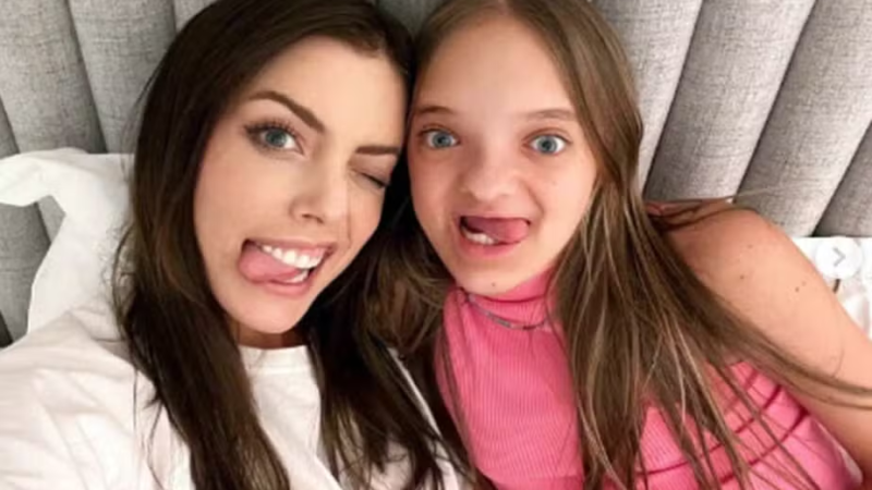 Chocant2: Querida filha de Robert0 Justus!! acaba de ser diagnosticada com câncer de… Ver mais