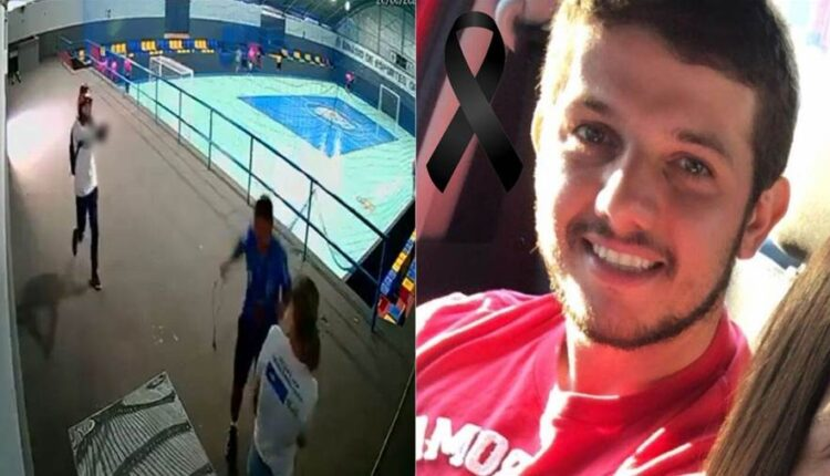 ‘Descanse Em Paz Diego’ Professor É ‘M0RT0’ Com 15 ‘TlR0S’ Na Frente Dos Alunos Após Descob… Ver Mais