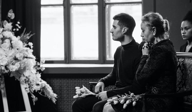 Chocante: Médico Revela O Que Acontece Com Os Corp0s Antes Do Velório: ‘Eles São… Ver Mais