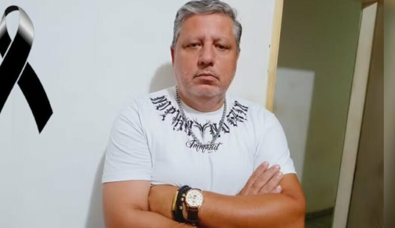 Deus conf0rte t0da família e amigos, ele foi encontrad0 ao lado de c…veja mais