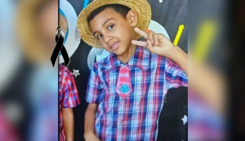 Menino de 6 anos é encontrado sem V…Ver Mais