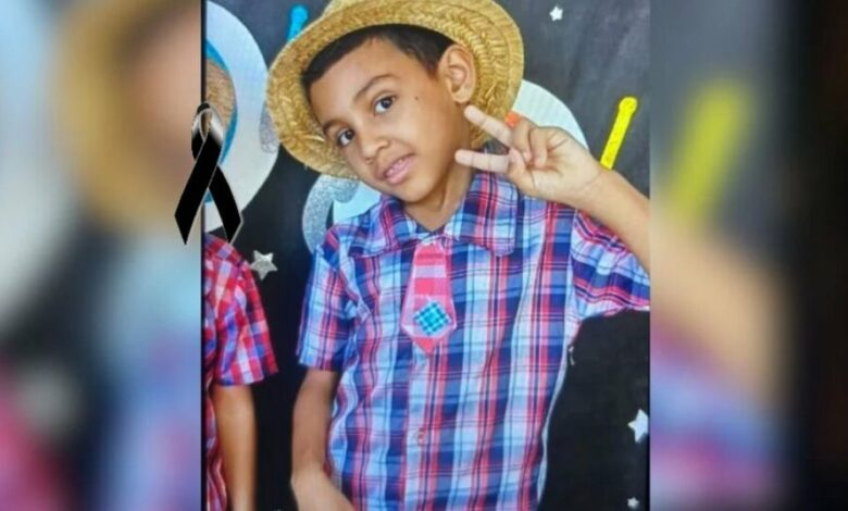 Menino de 6 anos é encontrado sem V…Ver Mais
