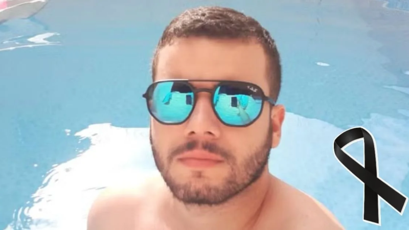 Jovem de 28 anos é achad0 sem v!da às margens…..Ver mais