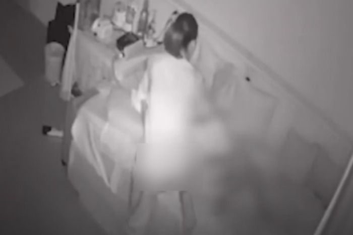 Técnica de enfermagem é flagrada espancando criança de 10 anos ate a M…Veja mais