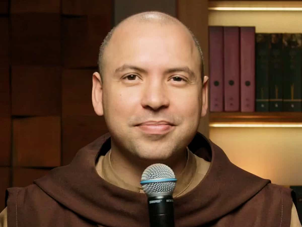 Nosso Querido Frei Gilson!! Acaba de Sofrer um Grave!…Ver mais