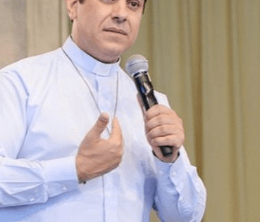 Bebês reborn e o batismo que virou polêmica: entre fé, afeto e fron…Ver mais